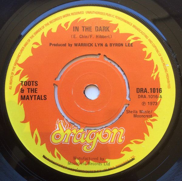 Toots & The Maytals : In The Dark / Sailing On (7", Single, 4-P)