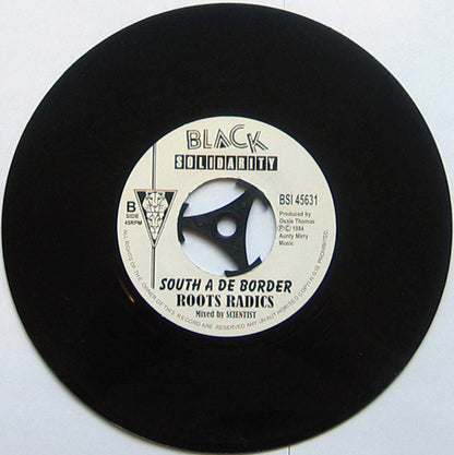 Early B (2) / Roots Radics* : No Funny Trick / South A De Border (7", RE)