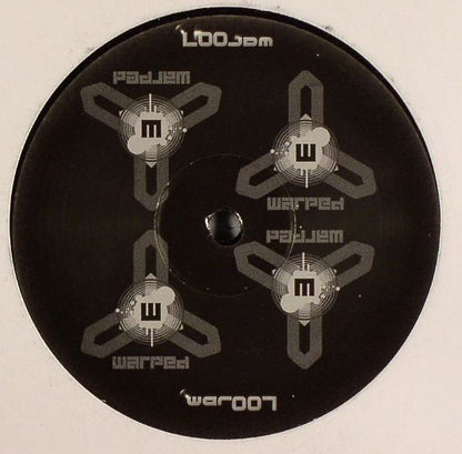 Bass Dominators / Audio Chavs : Who The Hell R U / Roof Is On Fire (12")